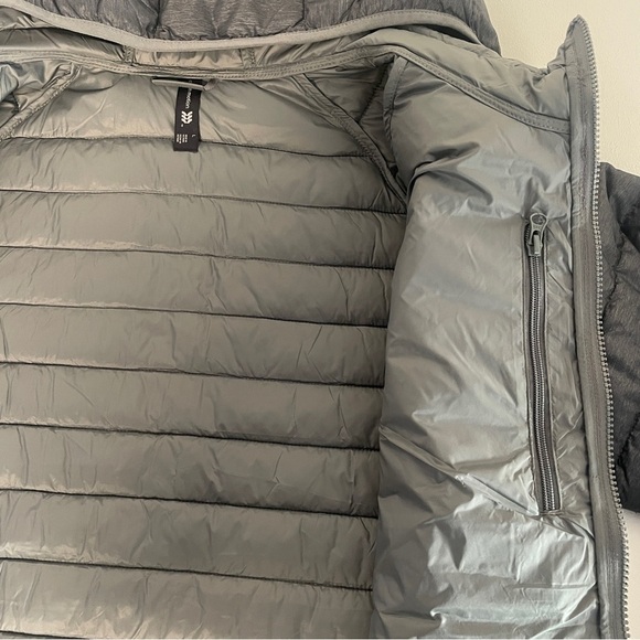 All in Motion Quilted Puffer Jacket in size L - Picture 5 of 6